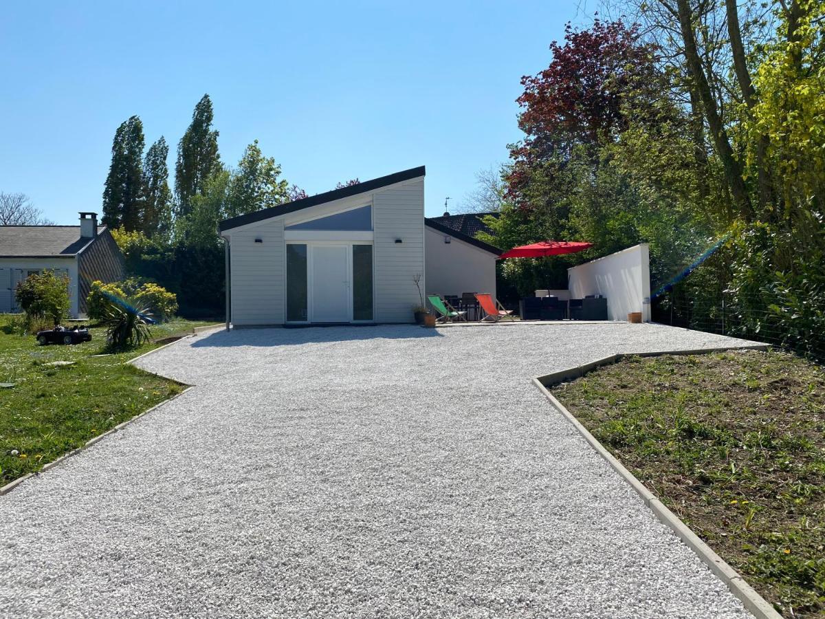Villa Entouree De Verdure Avec Parking Prive Halluin Buitenkant foto